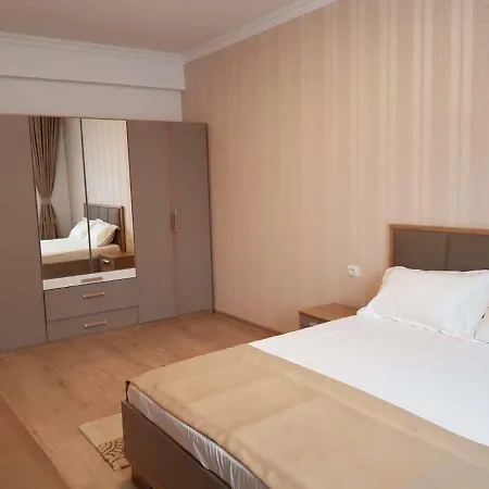 Apartman Elena Solid House *